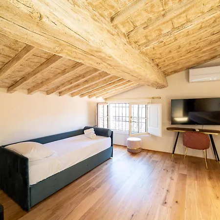Residenza D'epoca Palazzo Salviati Quaratesi Affittacamere *