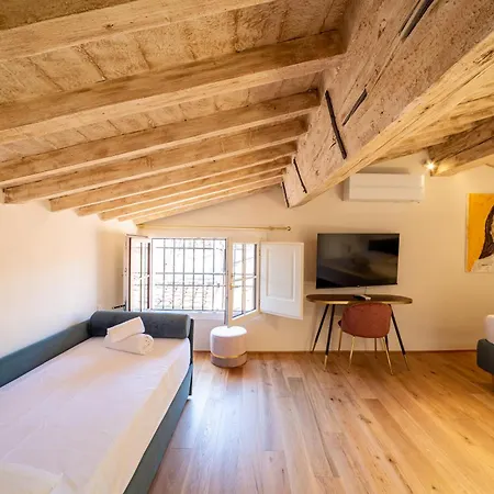 Residenza D'epoca Palazzo Salviati Quaratesi Affittacamere *