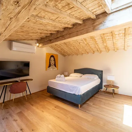 Gæstehus Residenza D'epoca Palazzo Salviati Quaratesi Firenze